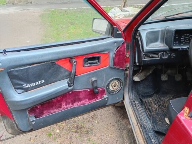 Красный ВАЗ 21099, объемом двигателя 1.5 л и пробегом 100 тыс. км за 800 $, фото 4 на Automoto.ua