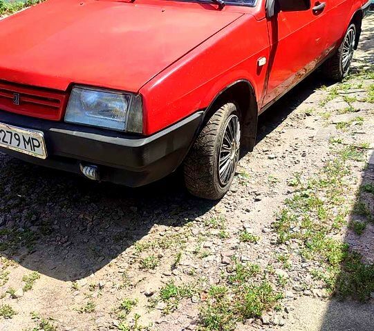 Красный ВАЗ 21099, объемом двигателя 1.5 л и пробегом 200 тыс. км за 1300 $, фото 1 на Automoto.ua