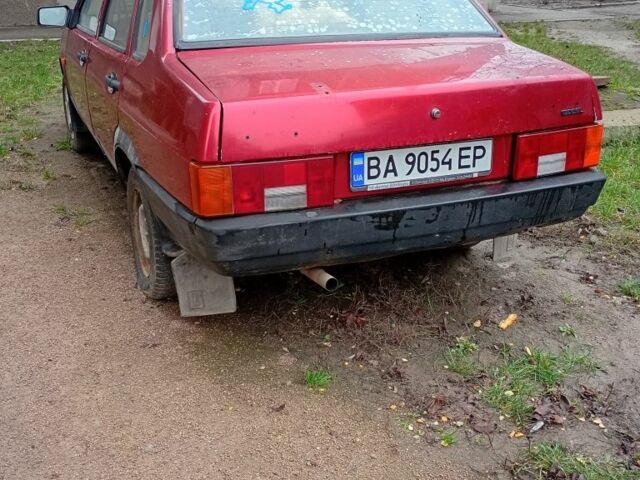 Красный ВАЗ 21099, объемом двигателя 1.5 л и пробегом 100 тыс. км за 800 $, фото 2 на Automoto.ua
