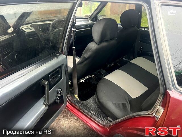Червоний ВАЗ 21099, об'ємом двигуна 1.3 л та пробігом 100 тис. км за 950 $, фото 6 на Automoto.ua