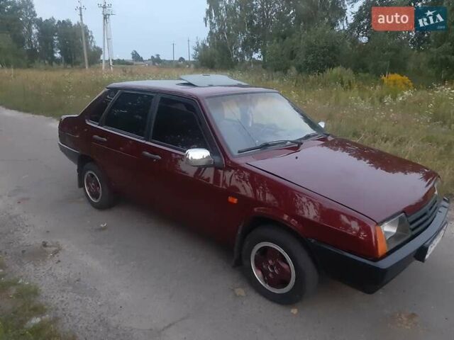 Красный ВАЗ 21099, объемом двигателя 1.5 л и пробегом 200 тыс. км за 2500 $, фото 2 на Automoto.ua