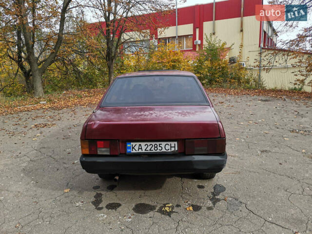 Красный ВАЗ 21099, объемом двигателя 1.5 л и пробегом 208 тыс. км за 1679 $, фото 2 на Automoto.ua