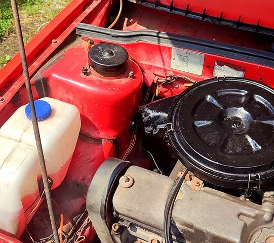 Красный ВАЗ 21099, объемом двигателя 1.5 л и пробегом 200 тыс. км за 1300 $, фото 5 на Automoto.ua