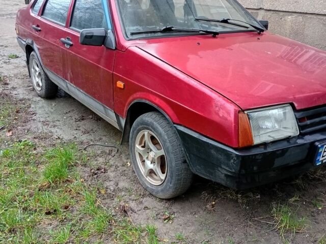 Красный ВАЗ 21099, объемом двигателя 1.5 л и пробегом 100 тыс. км за 800 $, фото 1 на Automoto.ua