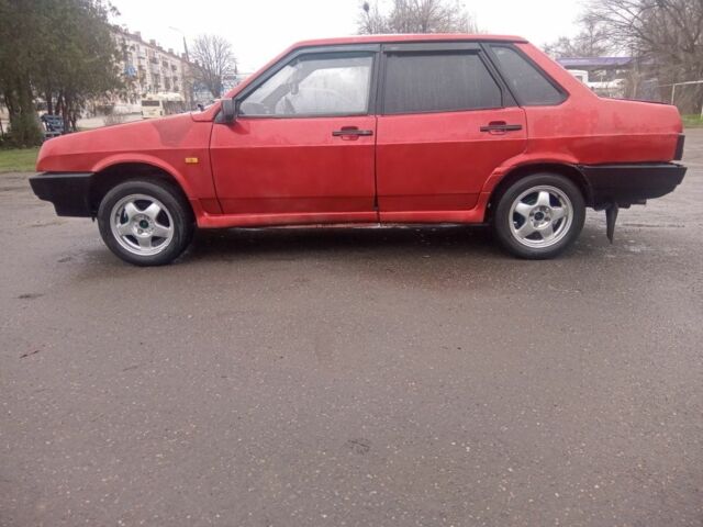 Красный ВАЗ 21099, объемом двигателя 1.5 л и пробегом 250 тыс. км за 950 $, фото 1 на Automoto.ua