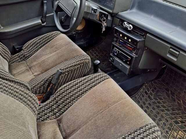 Червоний ВАЗ 21099, об'ємом двигуна 1.5 л та пробігом 303 тис. км за 900 $, фото 5 на Automoto.ua