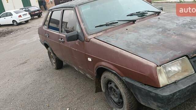 Красный ВАЗ 21099, объемом двигателя 1.6 л и пробегом 108 тыс. км за 450 $, фото 5 на Automoto.ua