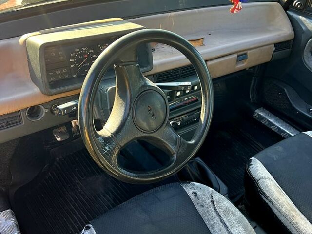 ВАЗ 21099 1993 в Бердичеве на Automoto.ua Красный ВАЗ 21099, объемом двигателя 1.3 л и пробегом 111 тыс. км за 820 $, фото 7 на Automoto.ua