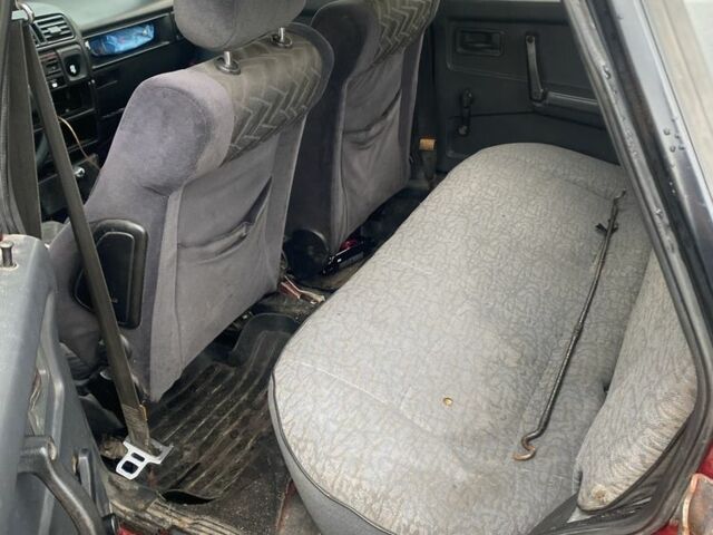 Красный ВАЗ 21099, объемом двигателя 1.5 л и пробегом 450 тыс. км за 700 $, фото 5 на Automoto.ua