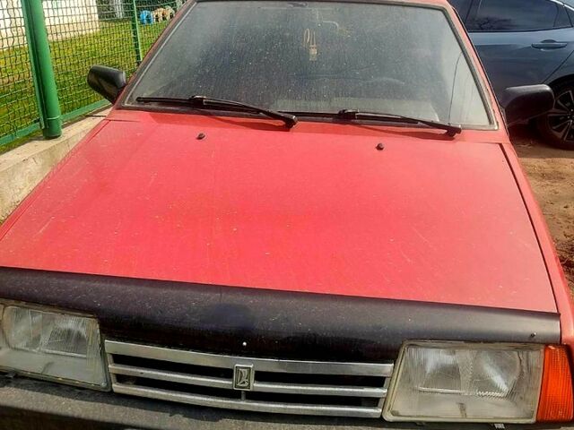 Красный ВАЗ 21099, объемом двигателя 1.5 л и пробегом 0 тыс. км за 1000 $, фото 2 на Automoto.ua