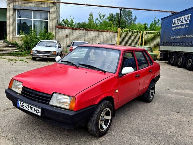 Червоний ВАЗ 21099, об'ємом двигуна 1.5 л та пробігом 303 тис. км за 900 $, фото 6 на Automoto.ua