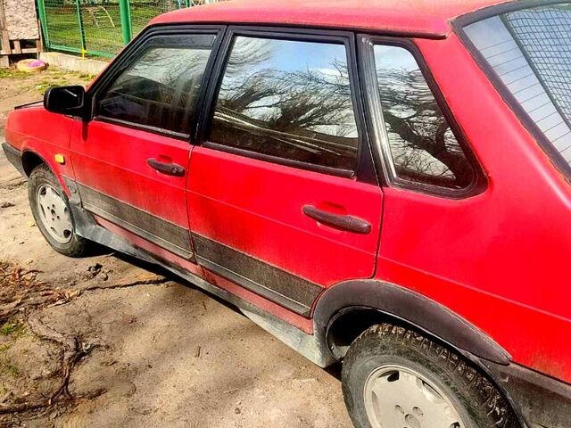 Красный ВАЗ 21099, объемом двигателя 1.5 л и пробегом 0 тыс. км за 1000 $, фото 5 на Automoto.ua