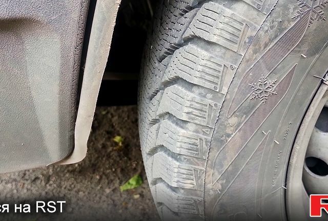 Красный ВАЗ 21099, объемом двигателя 1.3 л и пробегом 50 тыс. км за 1500 $, фото 5 на Automoto.ua