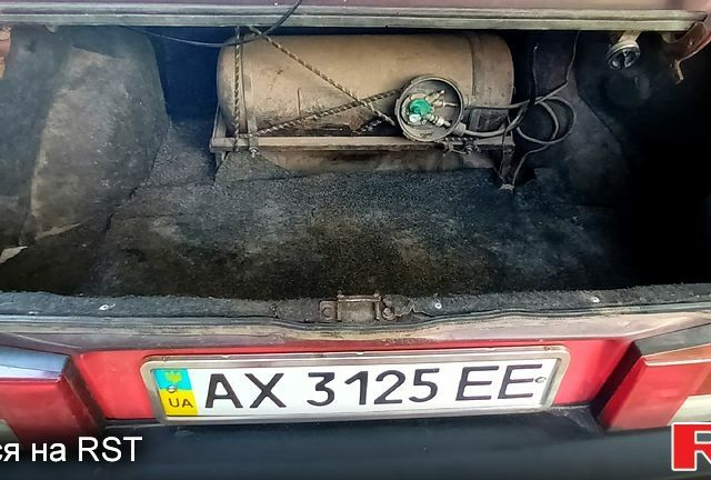 Красный ВАЗ 21099, объемом двигателя 1.3 л и пробегом 1000 тыс. км за 600 $, фото 9 на Automoto.ua