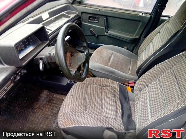 Красный ВАЗ 21099, объемом двигателя 1.3 л и пробегом 267 тыс. км за 250 $, фото 3 на Automoto.ua
