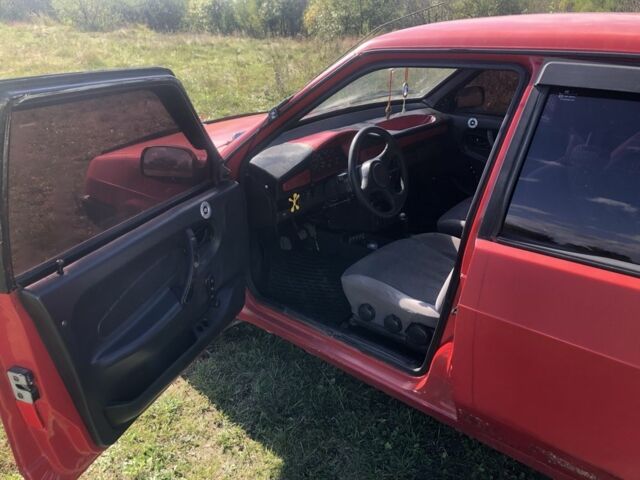 Красный ВАЗ 21099, объемом двигателя 1.3 л и пробегом 256 тыс. км за 650 $, фото 3 на Automoto.ua