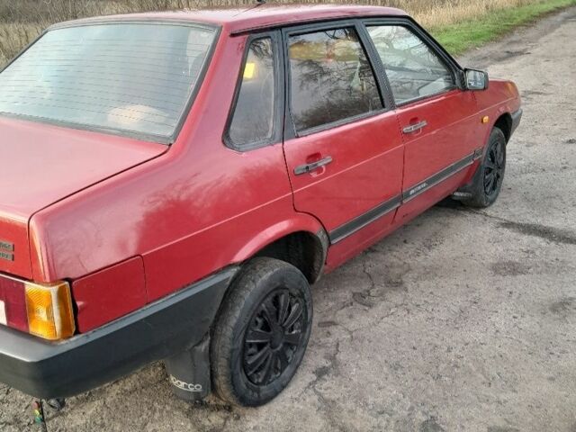 Красный ВАЗ 21099, объемом двигателя 1.5 л и пробегом 220 тыс. км за 1676 $, фото 2 на Automoto.ua