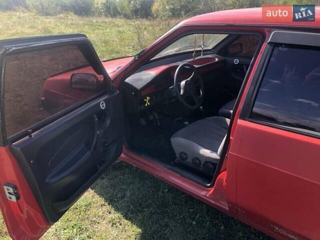 Красный ВАЗ 21099, объемом двигателя 1.3 л и пробегом 256 тыс. км за 650 $, фото 2 на Automoto.ua