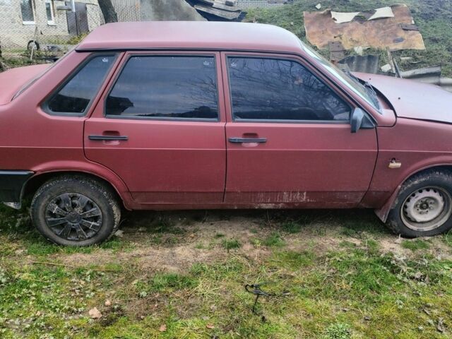 Красный ВАЗ 21099, объемом двигателя 1.3 л и пробегом 300 тыс. км за 500 $, фото 4 на Automoto.ua