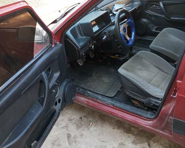 Красный ВАЗ 21099, объемом двигателя 1.5 л и пробегом 250 тыс. км за 1000 $, фото 4 на Automoto.ua