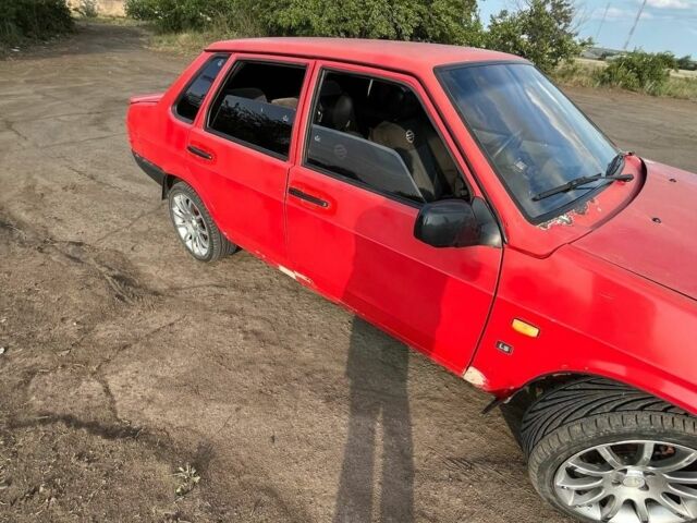 Красный ВАЗ 21099, объемом двигателя 1.3 л и пробегом 55 тыс. км за 1100 $, фото 9 на Automoto.ua