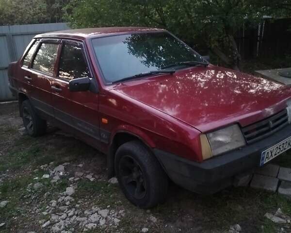 Красный ВАЗ 21099, объемом двигателя 1.5 л и пробегом 120 тыс. км за 1200 $, фото 2 на Automoto.ua