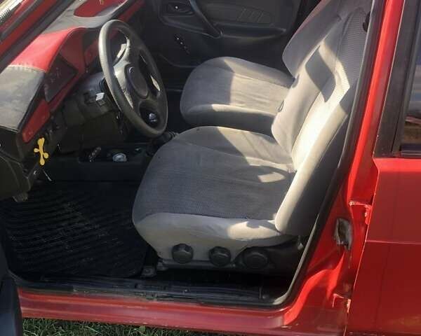 Красный ВАЗ 21099, объемом двигателя 1.3 л и пробегом 256 тыс. км за 650 $, фото 3 на Automoto.ua