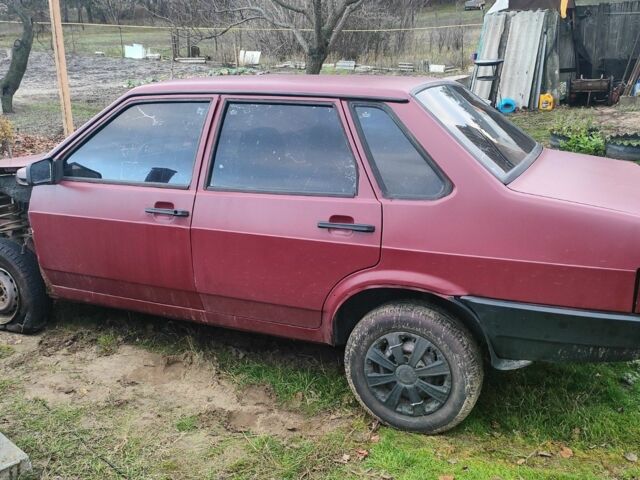 Красный ВАЗ 21099, объемом двигателя 1.3 л и пробегом 300 тыс. км за 500 $, фото 3 на Automoto.ua