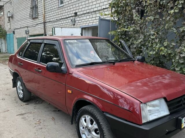 Красный ВАЗ 21099, объемом двигателя 1.3 л и пробегом 60 тыс. км за 1500 $, фото 2 на Automoto.ua