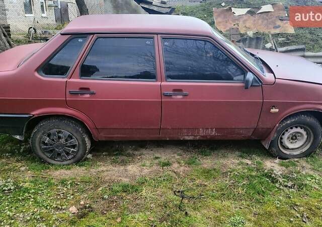 Красный ВАЗ 21099, объемом двигателя 1.3 л и пробегом 300 тыс. км за 500 $, фото 3 на Automoto.ua