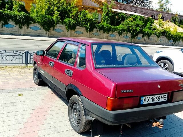 Красный ВАЗ 21099, объемом двигателя 1.5 л и пробегом 99 тыс. км за 675 $, фото 2 на Automoto.ua