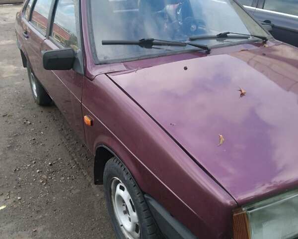 Красный ВАЗ 21099, объемом двигателя 1.3 л и пробегом 270 тыс. км за 1100 $, фото 2 на Automoto.ua