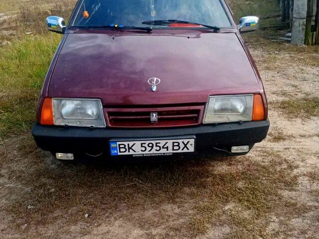 Красный ВАЗ 21099, объемом двигателя 1.5 л и пробегом 370 тыс. км за 1550 $, фото 1 на Automoto.ua