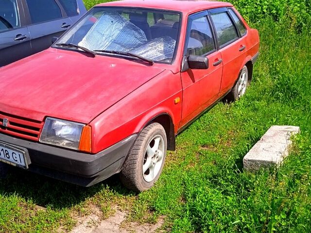 Красный ВАЗ 21099, объемом двигателя 1.5 л и пробегом 100 тыс. км за 1200 $, фото 1 на Automoto.ua