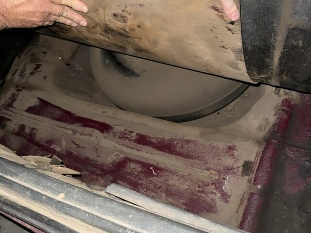 Красный ВАЗ 21099, объемом двигателя 1.5 л и пробегом 300 тыс. км за 952 $, фото 4 на Automoto.ua