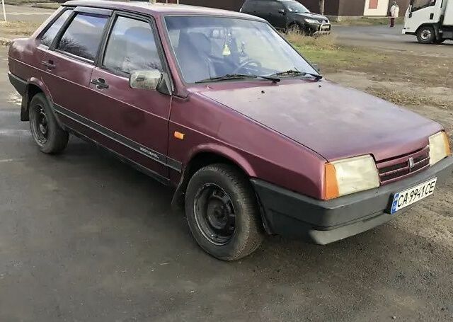 Красный ВАЗ 21099, объемом двигателя 1.5 л и пробегом 214 тыс. км за 1200 $, фото 2 на Automoto.ua