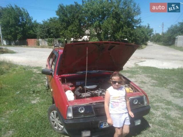 Красный ВАЗ 21099, объемом двигателя 1.5 л и пробегом 33 тыс. км за 1900 $, фото 4 на Automoto.ua
