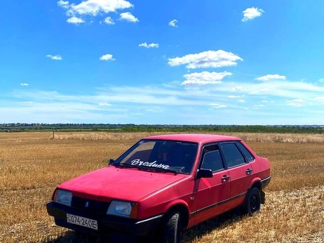 Красный ВАЗ 21099, объемом двигателя 1.5 л и пробегом 220 тыс. км за 1100 $, фото 1 на Automoto.ua