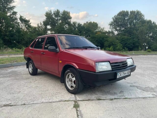Красный ВАЗ 21099, объемом двигателя 1.5 л и пробегом 450 тыс. км за 1800 $, фото 1 на Automoto.ua