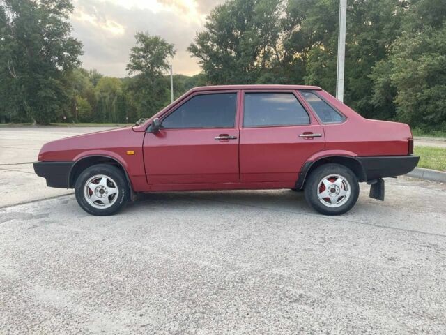 Красный ВАЗ 21099, объемом двигателя 1.5 л и пробегом 450 тыс. км за 1800 $, фото 5 на Automoto.ua