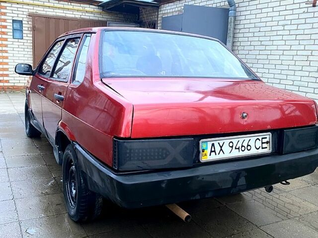 Красный ВАЗ 21099, объемом двигателя 1.5 л и пробегом 231 тыс. км за 850 $, фото 2 на Automoto.ua