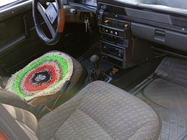 Красный ВАЗ 21099, объемом двигателя 1.5 л и пробегом 2 тыс. км за 1000 $, фото 6 на Automoto.ua