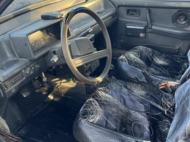 Красный ВАЗ 21099, объемом двигателя 1.5 л и пробегом 94 тыс. км за 1100 $, фото 3 на Automoto.ua