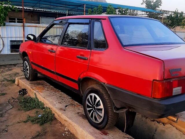 Красный ВАЗ 21099, объемом двигателя 1.5 л и пробегом 0 тыс. км за 950 $, фото 1 на Automoto.ua