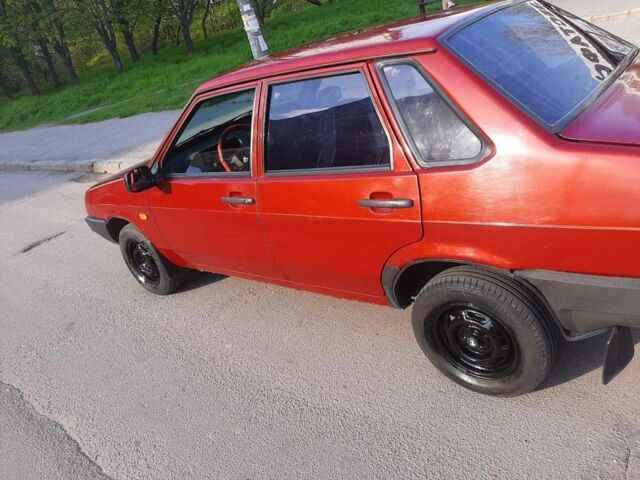 Червоний ВАЗ 21099, об'ємом двигуна 1.5 л та пробігом 230 тис. км за 1300 $, фото 4 на Automoto.ua