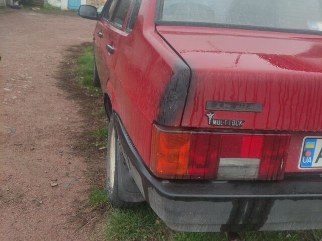 Красный ВАЗ 21099, объемом двигателя 1.5 л и пробегом 275 тыс. км за 632 $, фото 3 на Automoto.ua