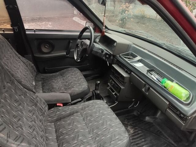 Красный ВАЗ 21099, объемом двигателя 1.5 л и пробегом 70 тыс. км за 1250 $, фото 4 на Automoto.ua