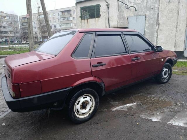 Красный ВАЗ 21099, объемом двигателя 1.5 л и пробегом 300 тыс. км за 1400 $, фото 4 на Automoto.ua