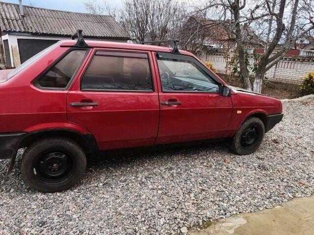 Красный ВАЗ 21099, объемом двигателя 1.5 л и пробегом 70 тыс. км за 1250 $, фото 3 на Automoto.ua
