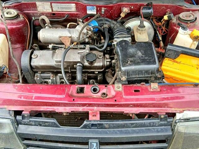 Красный ВАЗ 21099, объемом двигателя 1.5 л и пробегом 180 тыс. км за 1300 $, фото 2 на Automoto.ua